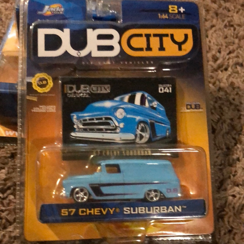 Dub City ‘57 Chevy Suburban die cast car 1:64